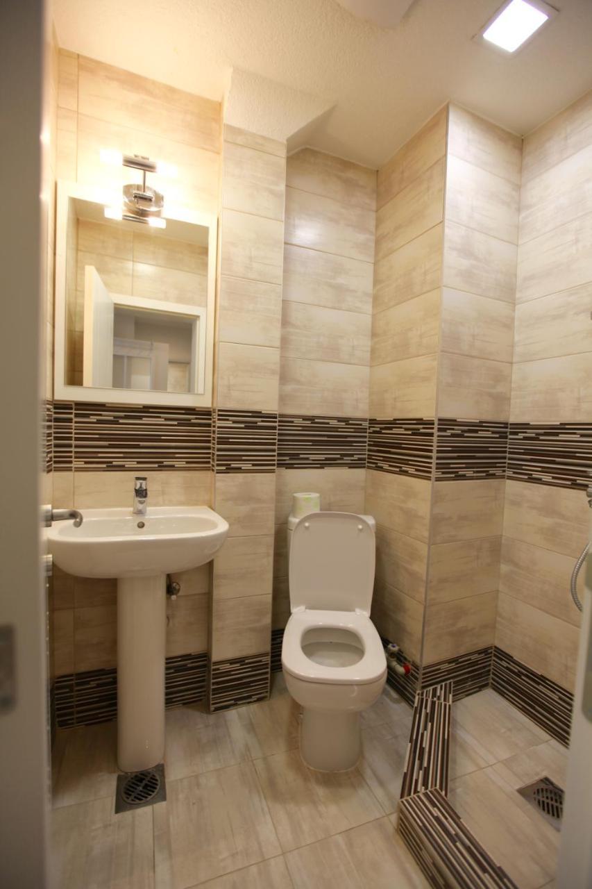 Brick Apartment On Macedonia Pedestrian Street Skopje Exterior foto